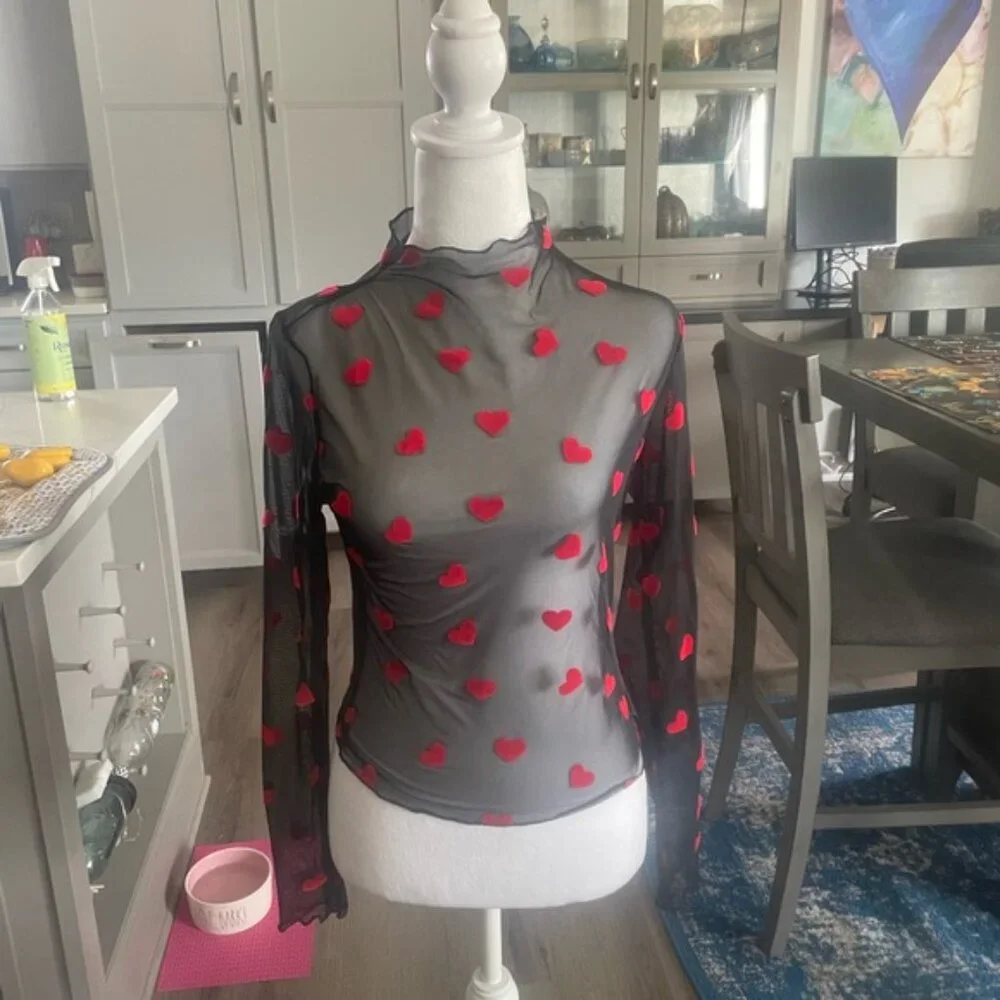 Women’s Heart Top - Picture 2 of 4